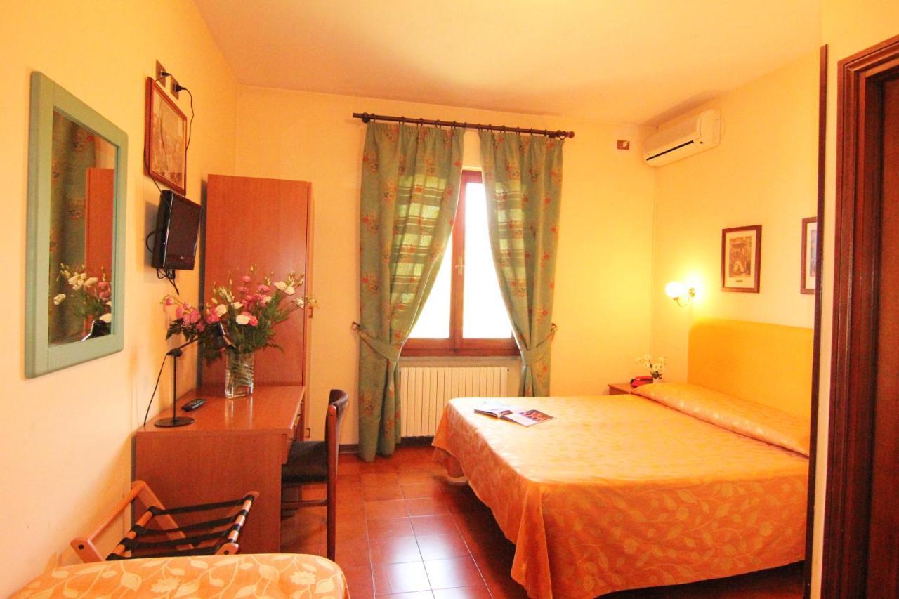 ספולטו Hotel Boni Cerri חדר תמונה